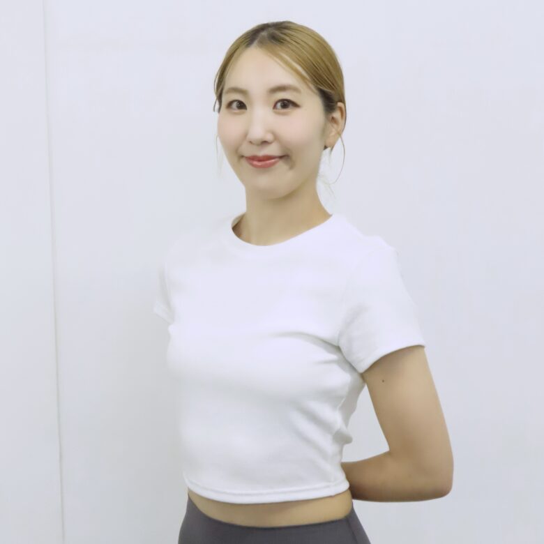 パーソナルランドの女性トレーナー：窪田朱里（管理栄養士）のプロフィール写真